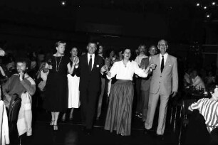 33. Tagung 1983 Chemiker; Maikäferrede hält Adolf Butenandt: Polonaise mit Ehepaar Steurer, Gfl. Ehepaar Bernadotte