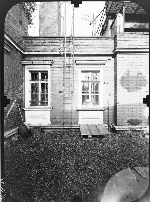 Görlitz, Dr.-Kahlbaum-Allee 22. Wasserheil- und Badeanstalt "Freisebad" (1887). Nebengebäude.Hofansicht (Teilansicht)