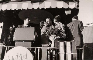 Lady Bird Johnson beim Auftakt einer Wahlkampfreise