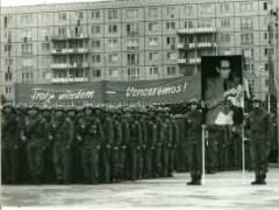 Parade der Kampfgruppen