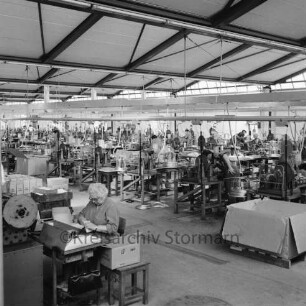 Joh. Friedrich Behrens: Bogenstraße: Metallwarenfabrik: Innenaufnahme: Blick in die Produktionshalle