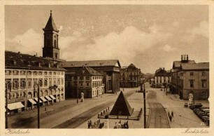 Postkartenalbum mit Motiven von Karlsruhe. "Karlsruhe. Marktplatz"
