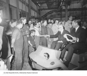 Bundespräsident Heinemann im VW-Werk Stöcken