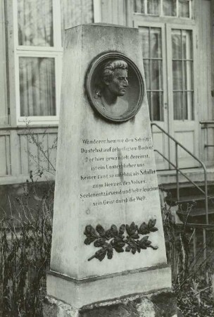 Schiller-Denkmal im Schillergarten