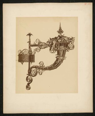 Nationalmuseum Bargello (Museo Nazionale del Bargello), Florenz: Ansicht, schmiedeeisernes Oberlicht aus dem Palazzo Gualtiero in Orvieto von Serafini