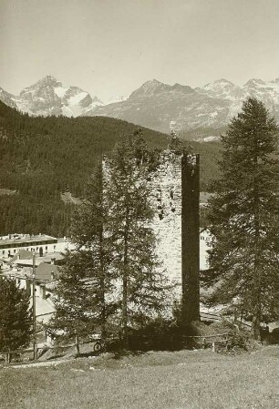 Pontresina (Schweiz). Burgturm Spaniola (alter römischer Wachturm; Ruine (um 1200))