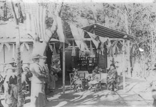 Nagasaki. Touristen besuchen ein traditionelles Teehaus