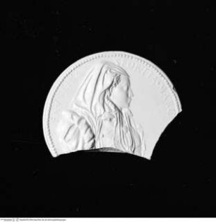 Medaille der Faustina Sforza, Avers: Brustporträt mit Schleier nach rechts