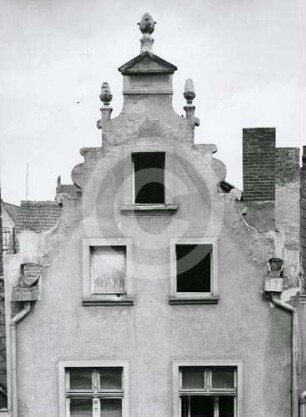 Fassade und Giebel des Bürgerhauses Fischerstrasse 31 in Elbing