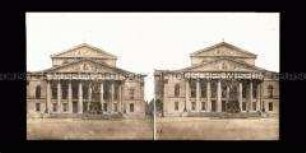 Nationaltheater mit Denkmal König Max I. Joseph, München