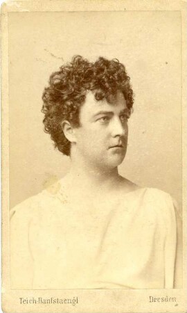 Rollenporträt Adalbert Matkowsky (1858-1909; Schauspieler). Fotografie (Carte de visite; Albuminpapier auf Karton). Dresden, um 1880