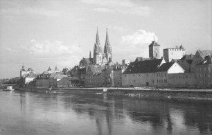 Regensburg: Stadtansicht mit Donau