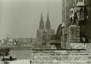 Köln, Hohenzollernbrücke
