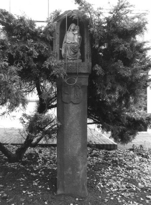 Heiligenstock; Frankfurt, Kniebisstraße 27, Kniebisstraße 29