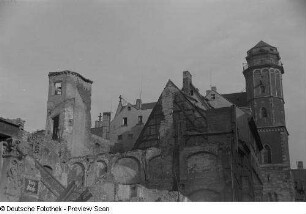 Zerstörte Häuser der Burgstraße, Thomaskirche
