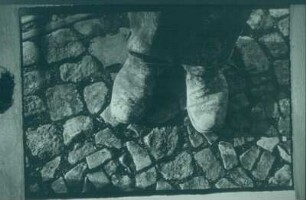 Döllners Schuhe (Hausmeister am Bauhaus in Dessau, aufgenommen 1930)