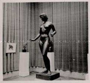Paris, Bildhauer Professor Arno Breker, Figur "Iris"