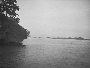 Matsushima-Bucht : Ansicht mit kiefernbedeckter Insel