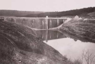 Talsperre Malter, Stauraum gegen die Sperrmauer bei Staubeginn am 23. November 1913