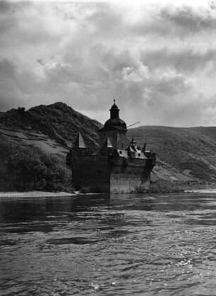Kaub. Burg Pfalzgrafenstein (Gründung 1326/1327, Umbau 1607) auf der Insel Falkenau im Rhein