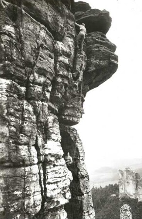 Sächsische Schweiz, Rathener Gebiet. Vorderer Gansfels. Seilschaft Bruno Henning am Südwestweg (VIIc)