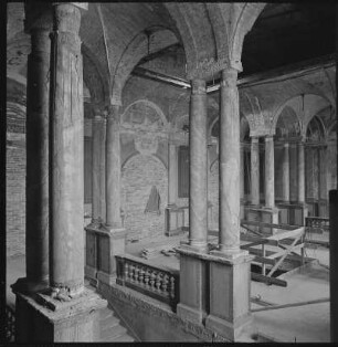 Opernhaus : Ruine des Opernhauses. Oberes Vestibül