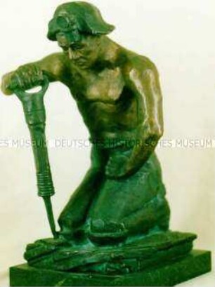 Skulptur "Bergmann mit Bohrhammer"