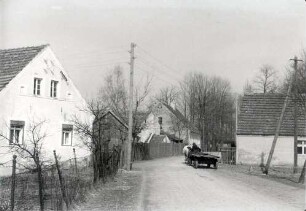Straßenraum in Drewitz : Dorfsiedlungen. Ort: Drjejcy / Drewitz. Einfahrt in Drewitz von Süden
