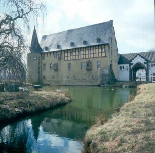 Langendorf. Burg Langendorf (12.-13. Jahrhundert)