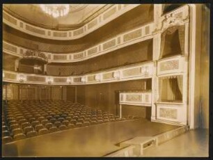 Stadttheater, Würzburg: Ansicht Zuschauerraum und Proszenium