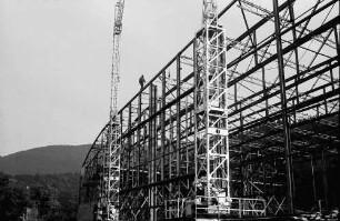 Freiburg: Stahlskelett der Stadthalle; Ausschnitte