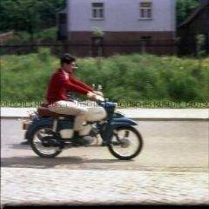 Neues Simson-Moped "Sperber"