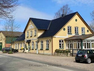 Jersbek: Landgasthaus "Zum Fasanenhof" an der Allee
