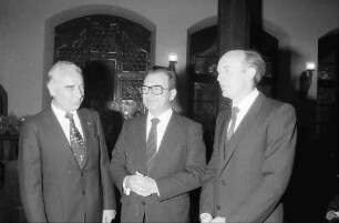 Freiburg: Kaufhaus; Wechsel im Regierungspräsidium; Person, Ministerpräsident Späth, Nothhelfer