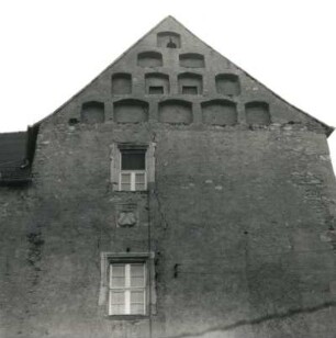 Frohburg. Schloss. M. 16. Jh. Giebelfront (Ostfassade)