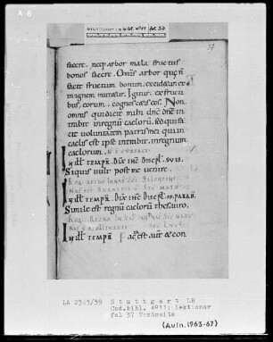 Lectionar — Drei kleine Initialen I(n illo tempore), Folio 37recto