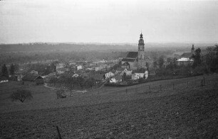 Tittmoning: Blick auf Tittmoning mit Stiftskirche