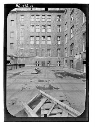 Berlin-Mitte, Otto-Nuschke-Straße (Jägerstraße) 22/23. Akademie der Wissenschaften. Hofansicht