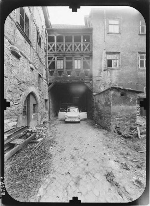 Erfurt-Altstadt, Michaelisstraße 10. Haus zum Güldenen Krönbacken (Baubeginn 1326, Erweiterung 1433). Hofansicht
