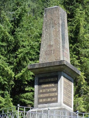 Kriegerdenkmal bei Lofer : Historisches Denkmal für Landesverteidiger bei Lofer, aufgenommen am 17. Juli 2011