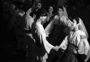 Bukarest: Rumänische Folkloretanzgruppe