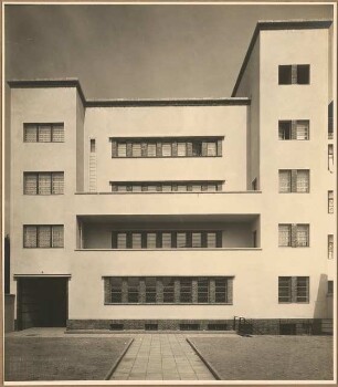 Gemeindehaus der St.Laurentius-Kirchengemeinde, Am Generalshof, Berlin-Köpenick: Aussenaufnahme Hoffassade