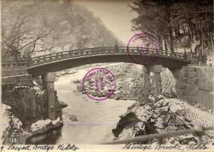 Nikkō, Japan. Heilige Brücke (Shinkyo-Brücke; 1636, 1907 Rekonstruktion) über dem Fluss Daiya im Winter