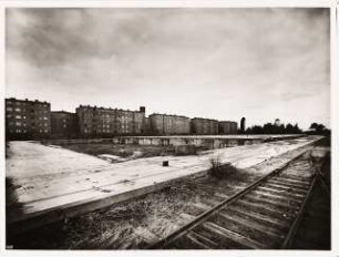 Grundstück mit Bahngleisen: Ansicht