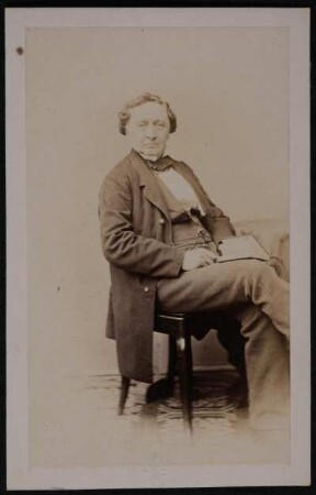 Porträt Carl Dittmarsch (1790-1872; Schauspieler, Regisseur). Albuminabzug auf Karton (Carte-de-visite)