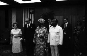 Freiburg: Hotel Stadt Freiburg; Verabschiedung des Staatspräsidenten von Liberia Dr. William Tolbert; Ankunft des Staatspräsidenten mit Gefolge