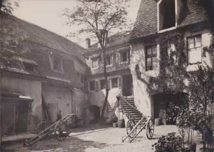 Hauptstraße 75. Hof