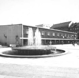 Cottbus, Mauerstraße 8. Buchhandlung "Jenny Marx" (1969; G. Baer)