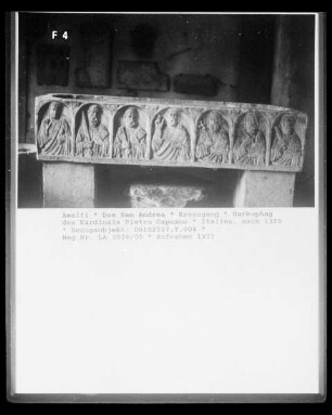Sarkophag des Kardinals Pietro Capuano