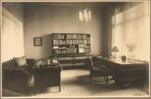 Wohnung. Inneneinrichtung: Arbeitszimmer